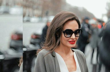 انجلينا جولي تفتتح عامها الجديد بقصة حب بعد انفصالها عن براد بيت