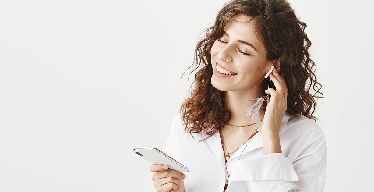 أسهل وأسرع طريقة تنظيف سماعات الايفون