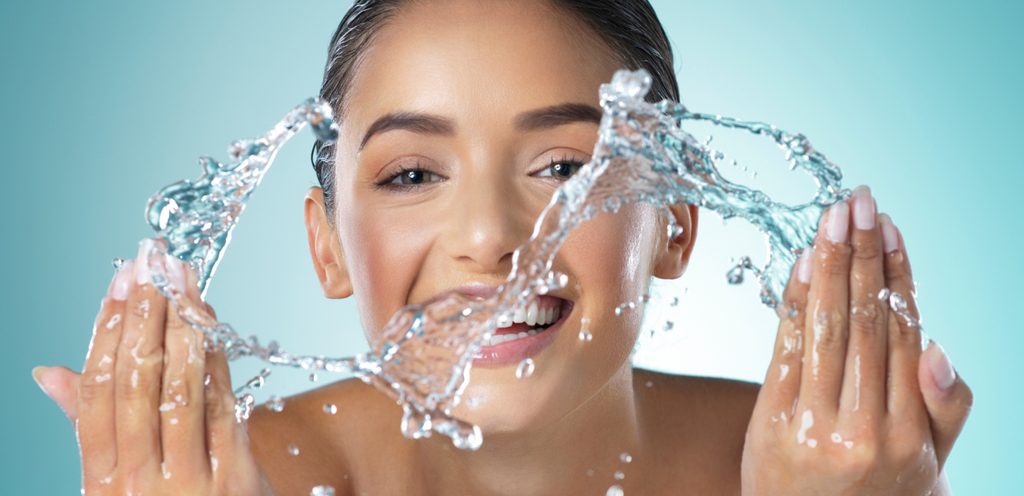 أفضل غسول للوجه لإزالة البقع للحصول على بشرة نضرة خالية من الشوائب!