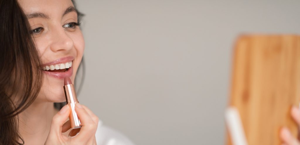 اختاري انواع المرطبات للشفايف التي تتناسب معك واحصلي على شفاه رقيقة وجذابة!