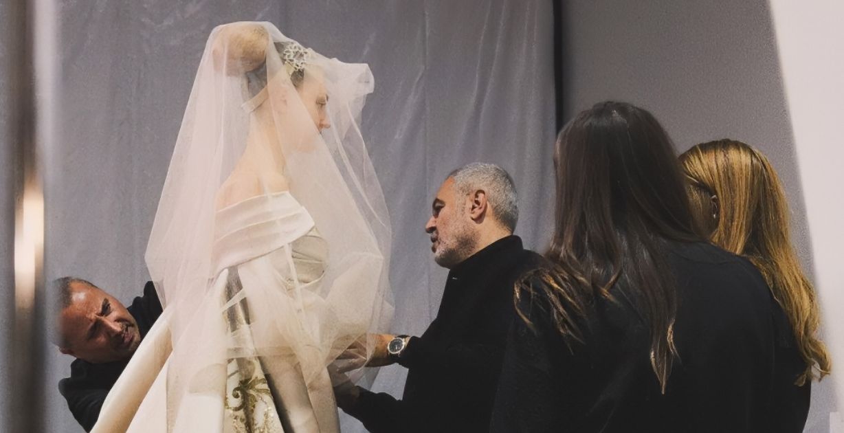 فستان واحد من ايلي صعب جمع 4 من مشاهير الوطن العربي والعالم أيضًا!