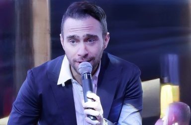 ما علاقة أغنية حسام حبيب الجديدة كدابة بشيرين