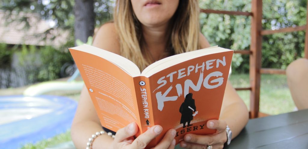 اذا كنت من عشاق الرعب والتشويق فإن روايات ستيفن كينج هي الأنسب لك!