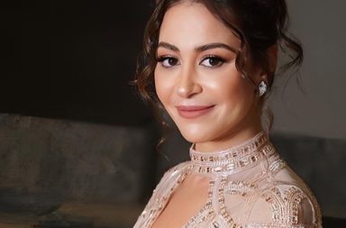 إطلالات منّة شلبي تؤكد إطلاعها المستمر على صيحات الموضة