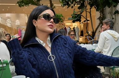 هيفا وهبي تخطئ في تنسيق إطلالتها الأخيرة في باريس