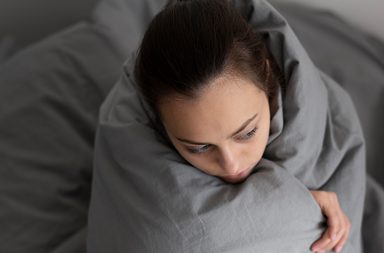 ما هي فوائد البكاء قبل النوم؟
