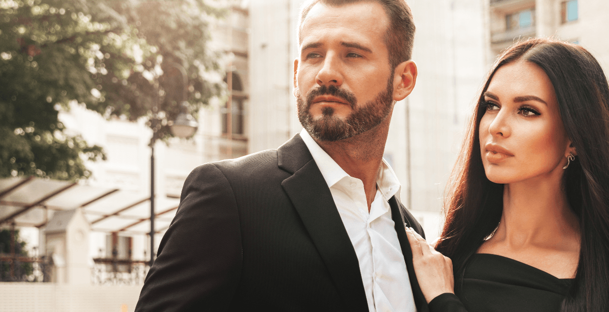 علامات رغبة الرجل بالزواج منك