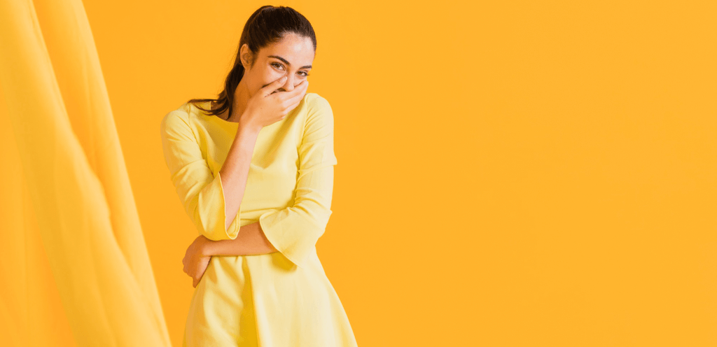 حلم ارتداء ثوب اصفر