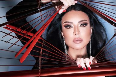 اطلالات 3 نجمات جمعهن الدانتيل الناعم بطرق مختلفة