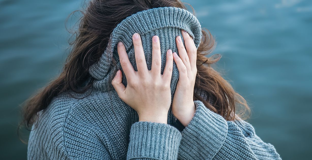كيف انتقم من شخص لعب بمشاعري؟