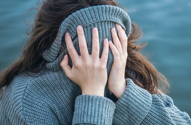 كيف انتقم من شخص لعب بمشاعري؟