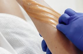 إليك سر نجاح الحلاوة لإزالة الشعر