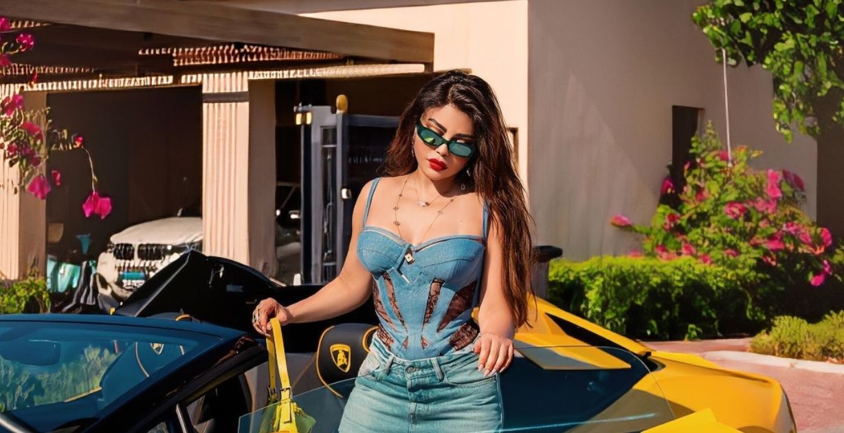 ساحة تايمز سكوير في نيويورك تحتفل بهيفا وهبي وإطلالتها سحرت المتابعين