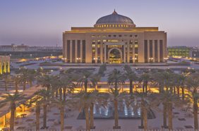 بالتزامن مع يوم المرأة العالمي جامعة الأميرة نورة تُكرم الفائزات بجائزة التميز النسائي