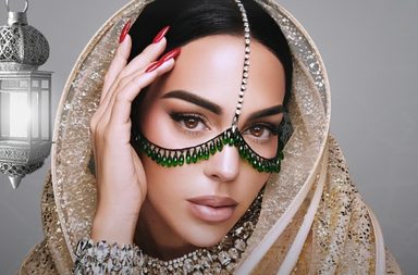 جورجينا رودريغز تروج لعدسات العيد، كم تغيّر شكلها!؟