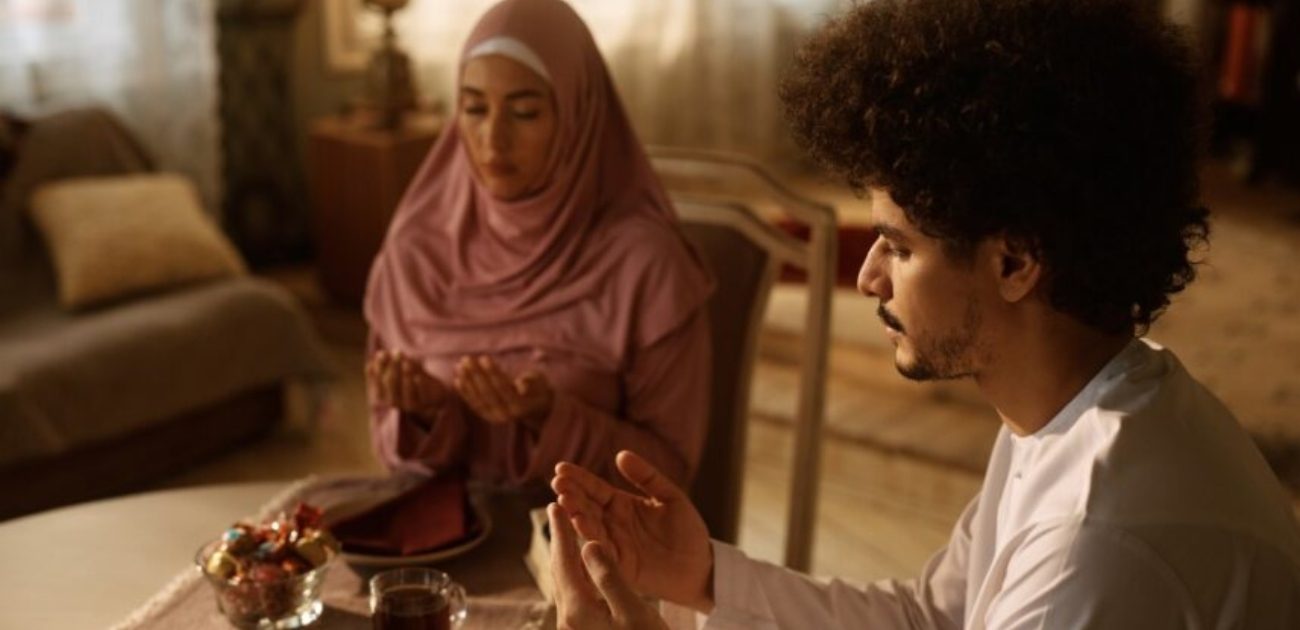 نصائح تحسّن علاقتك بزوجك في شهر رمضان