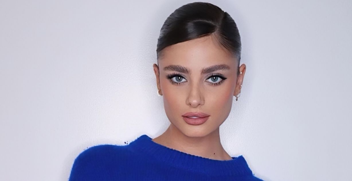عارضة الأزياء العالمية تايلور هيل في إعلان جديد لعطر ليفيرن