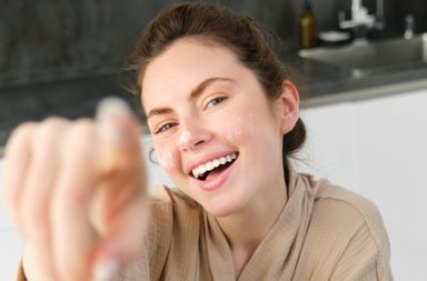 واقي الشمس لاروش بوزيه