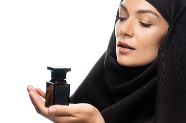 هل عطر يفطر في رمضان