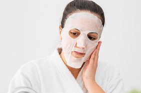 الخلطة الثلاثية حرقت وجهي... وهكذا عالجت نفسي!