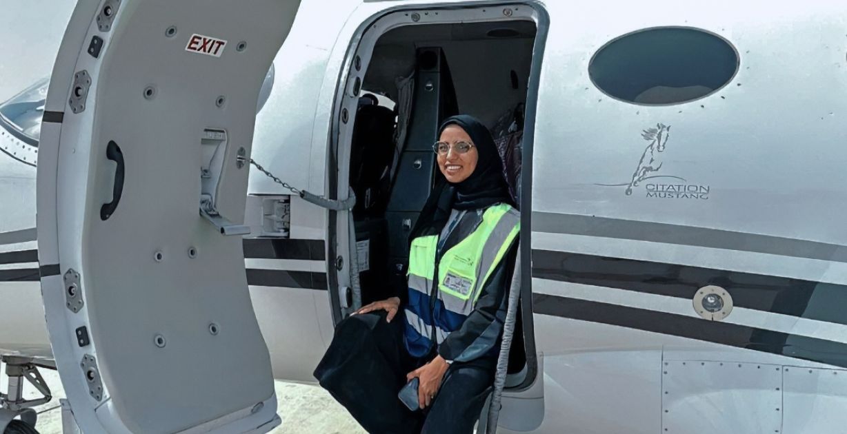 الكابتن رهف الجديعي أول طيارة سعودية تُقلع من مطار نادي الطيران السعودي في القصيم
