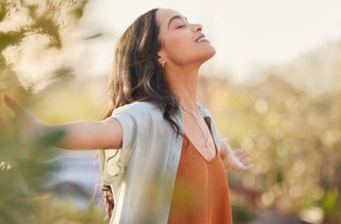 تألقي بالراحة: صيحات تجمع الأناقة والبساطة