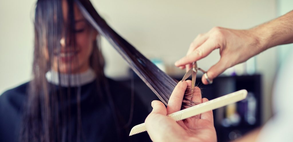 طريقة قص الشعر