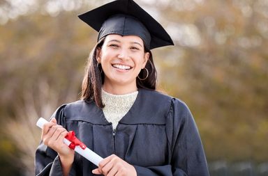 مباركة بالتخرج من الجامعه