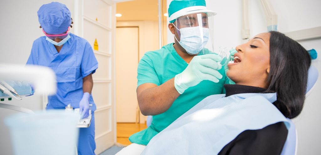 عيادات لعلاج مشاكل الاسنان