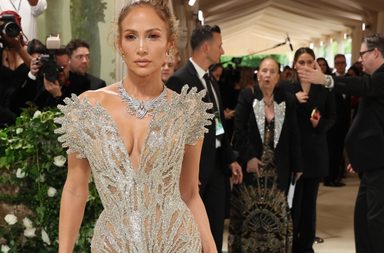 صور لوكات النجمات في حفل المات غالا met gala 2024