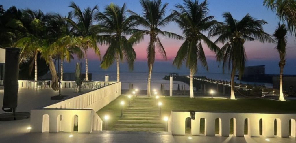 شاطئ لي بوينت النسائي بجدة