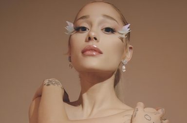 نجمات اعتمدن صيحات جمالية صادمة وغريبة