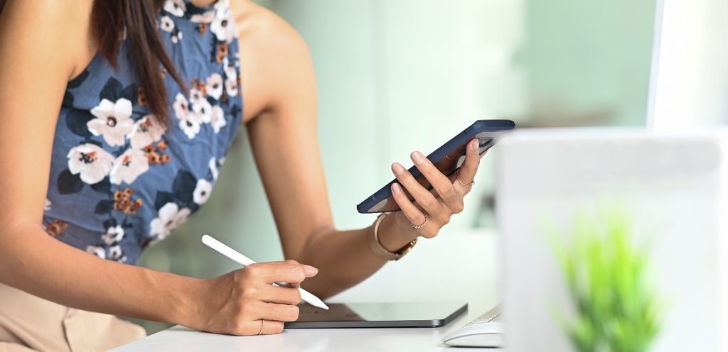 تطبيقات لكتابة السيرة الذاتية