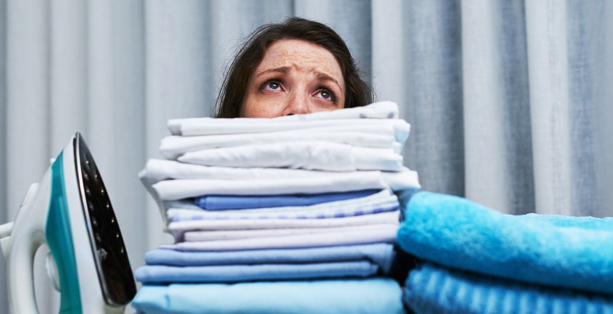 كيفية إزالة البقع من الملابس بعد غسلها