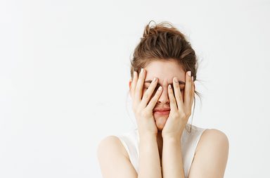 علاج دموع العين في المنزل