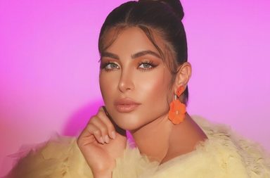 نور علي صورة من الطفولة تؤكد جمالها الطبيعي