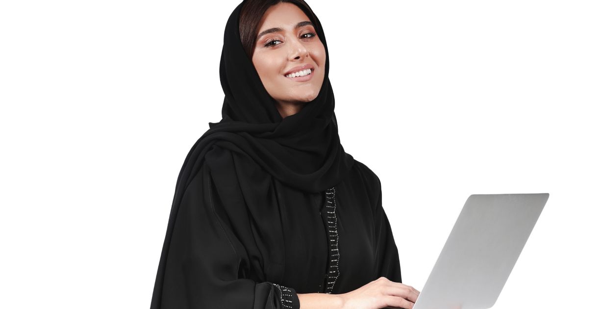 امراة سعودية تحمل اللابتوب