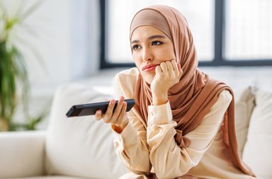 مكتئبة؟؟؟ مسرحيات عربية قديمة ستزيل أي أثر للحزن في حياتك!