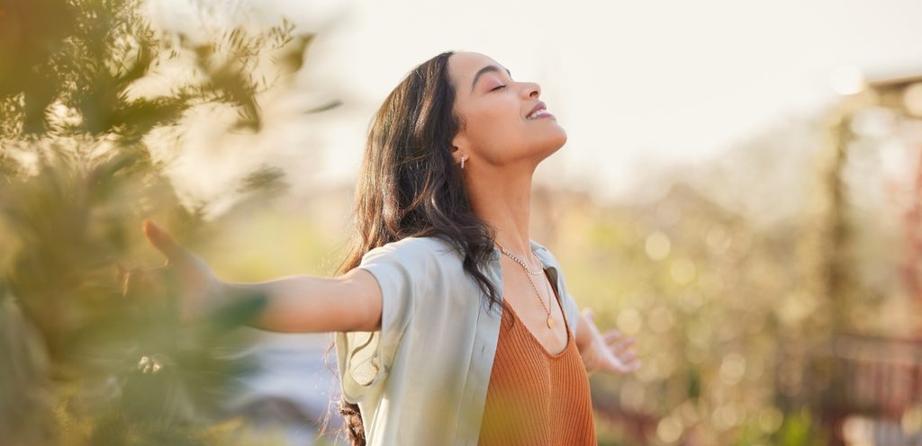 امرأة سعيدة