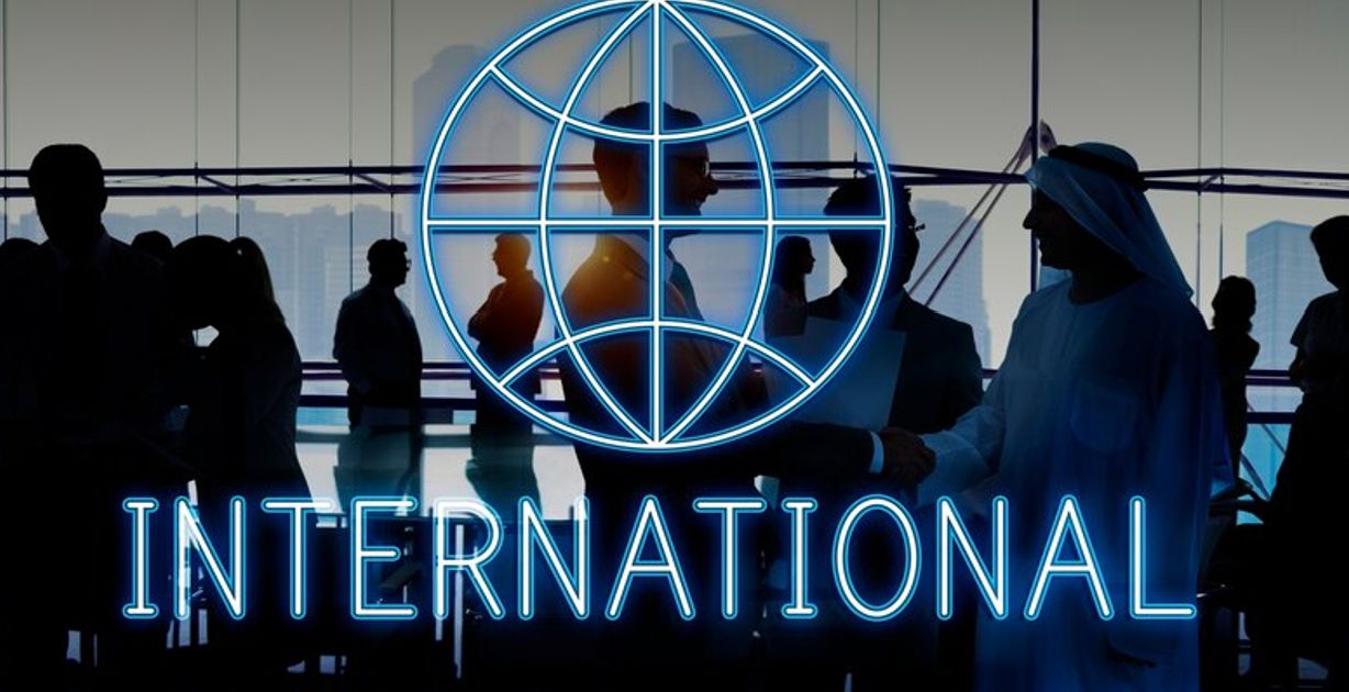 شركة مايكروسوفت تُعلن عن خلل فني عالمي في شبكة الإنترنت أثّر على المطارات والبنوك