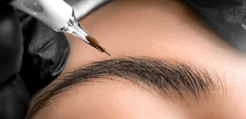 تقنية تقشير الحواجب