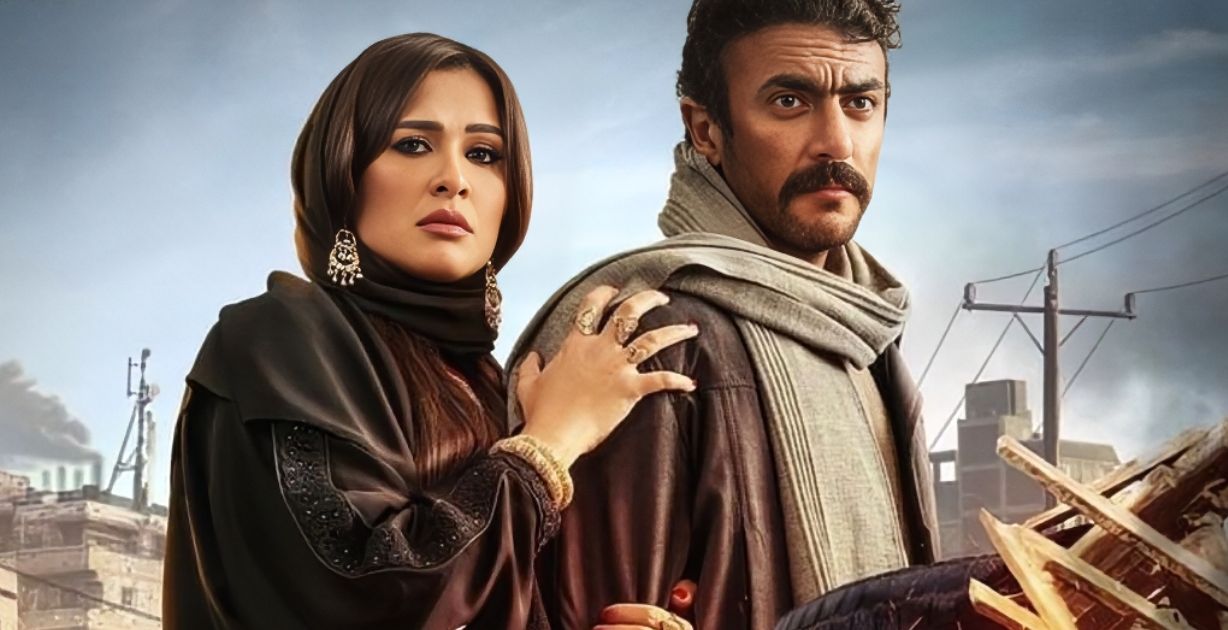 أحمد العوضي يساند ياسمين عبد العزيز في جنازة المنتجين