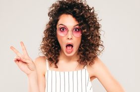 تعرفي على أفضل كريم فرد للشعر بدون أضرار