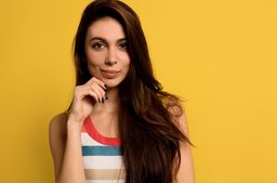 تسريحات شعر طويل للأعراس لإطلالة مميزة في يوم زفافكِ