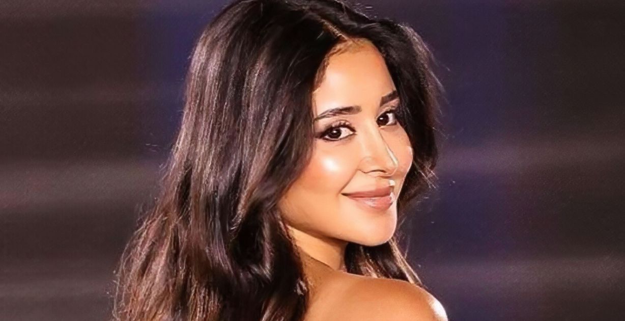 وسط نجمات وسفيرات علامة لوريال باريس أسيل عمران تتألق بإطلالة راقية في عرض لوريال باريس 2024