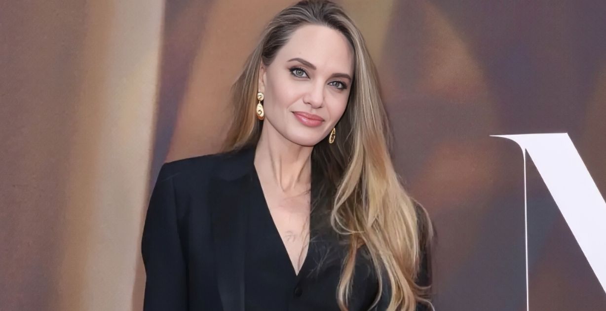 أنجلينا جولي تتعرض لموقف محرج بسبب تدافع المعجبين