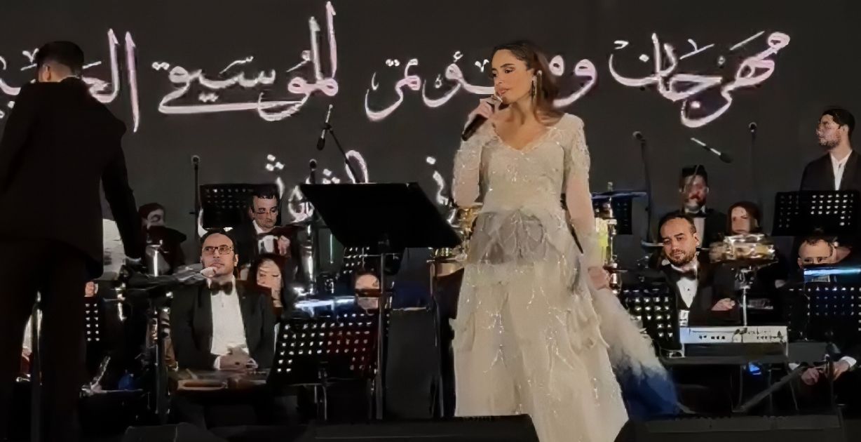 حب لبنان يتجلى في أداء عبير نعمة بمهرجان الموسيقى العربية في مصر