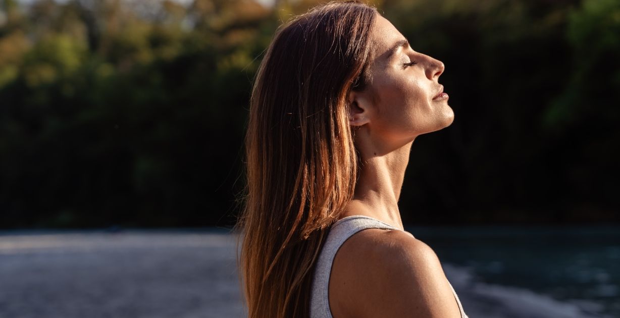 نصائح العناية بالشعر وفوائد الماء البارد للشعر