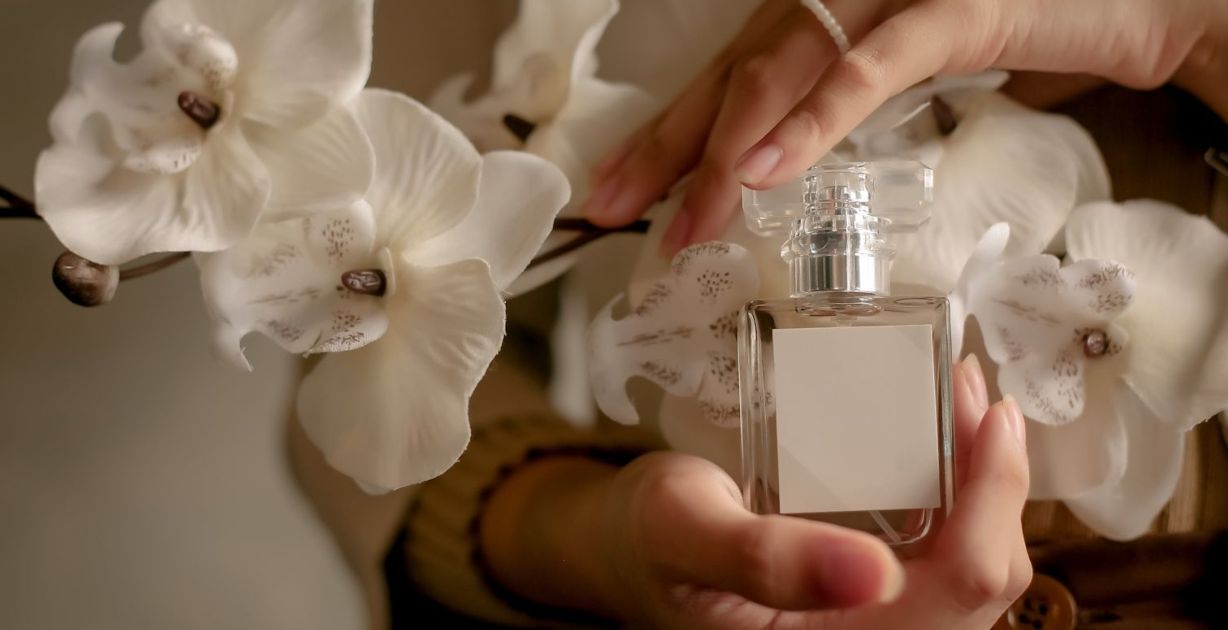 عطور الثمانينات والتسعينات : ذكريات وتجارب لا تنسى
