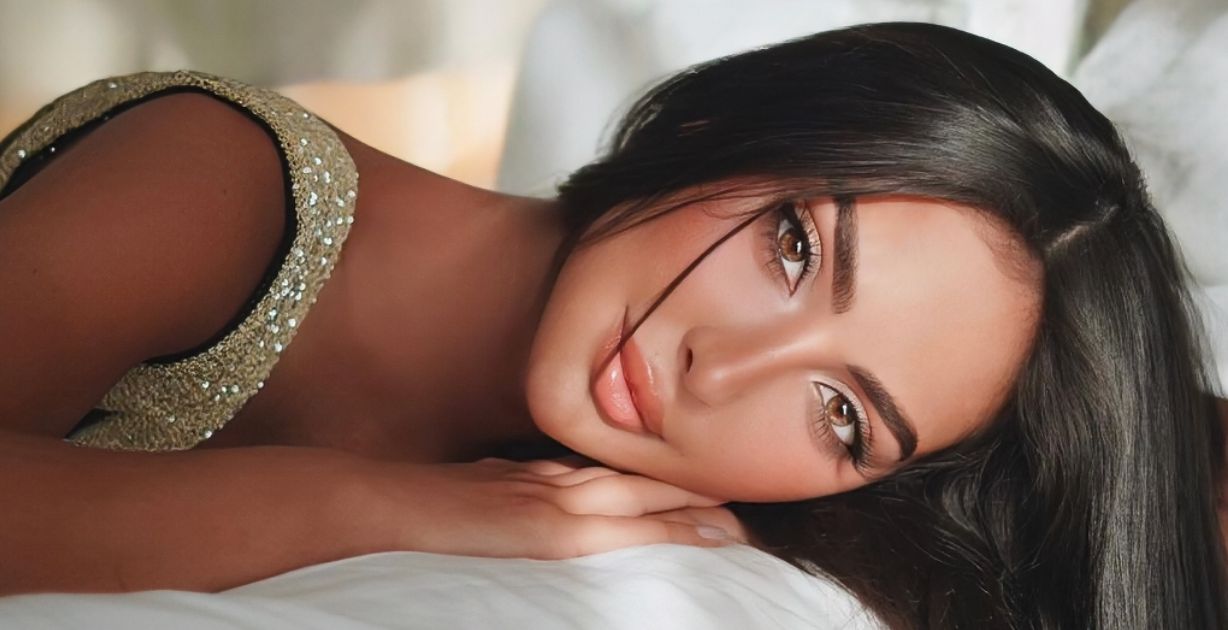 نور الغندور تقسم الآراء بإطلالتها في أسبوع الموضة في باريس!
